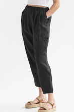 Load image into Gallery viewer, Pocketed Elastic Waist Pants

