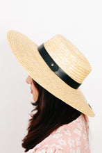Load image into Gallery viewer, Fame Flat Brim Straw Weave Hat
