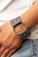 Load image into Gallery viewer, PAPARAZZI | Aspiring Adventurist - Silver | GRAY LEATHER SNAP BRACELET
