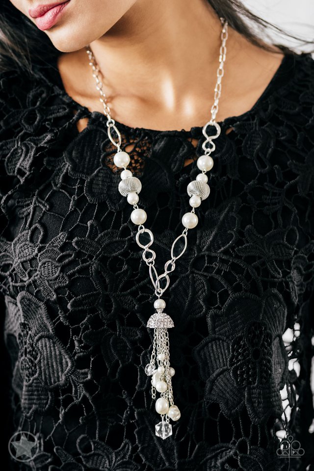 PAPARAZZI | Designated Diva - White Necklace
